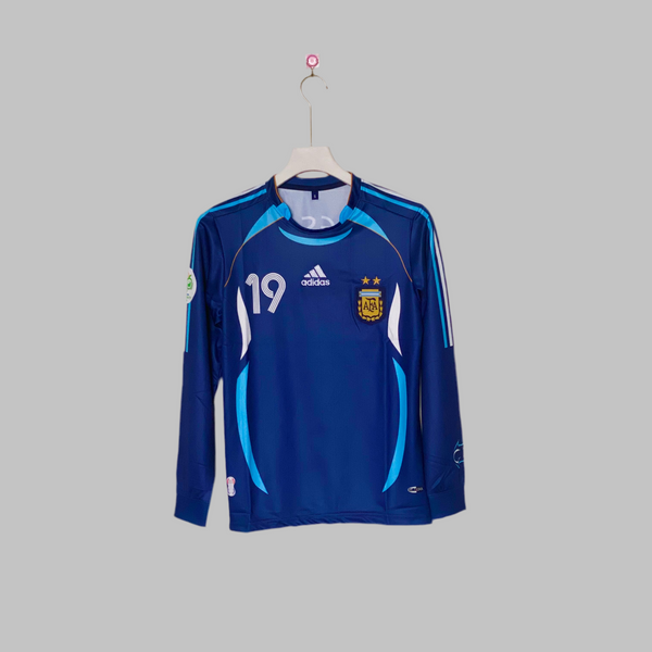 LIONEL MESSI ARGENTINA 2006 AWAY KIT