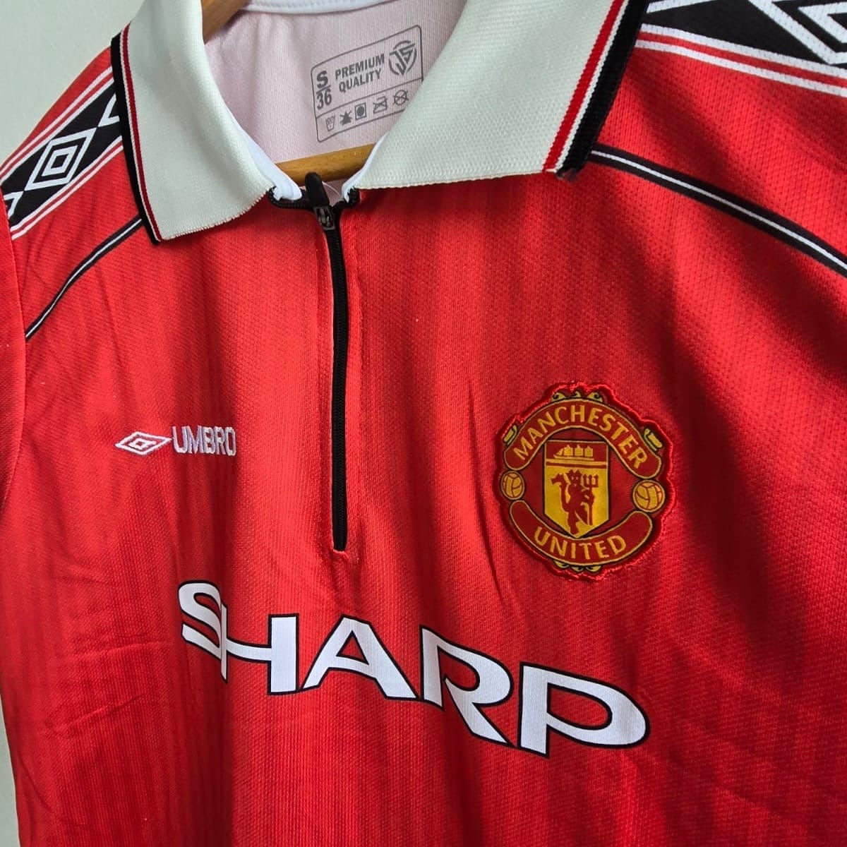 DAVID BECKAM MANCHESTER UNITED 1998 - 1999 HOME KIT
