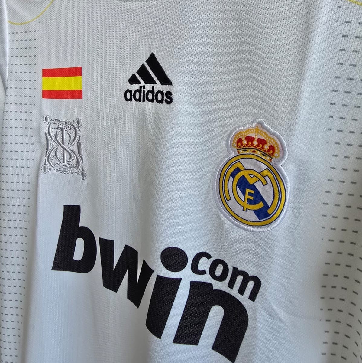 CRISTIANO RONALDO REAL MADRID 2009 - 10 HOME KIT