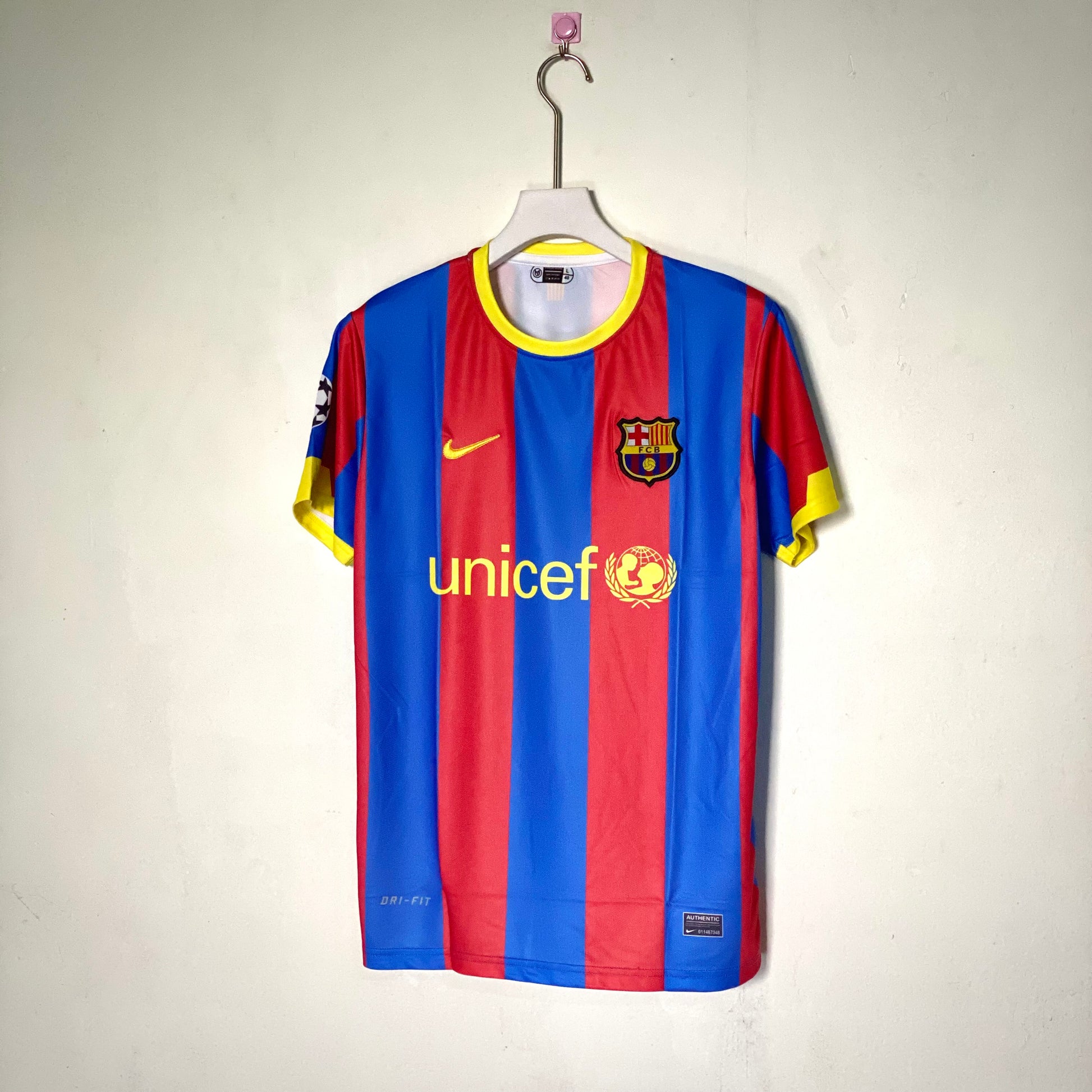 LIONEL MESSI BARCELONA 2010 - 11 HOME KIT