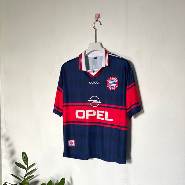 MATTHAUS BAYERN MUNICH 1997 - 98 HOME KIT