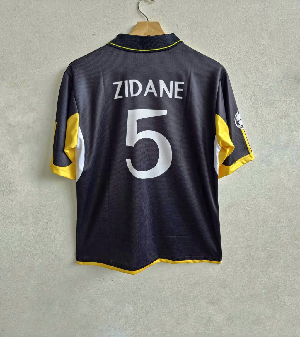 ZINADINE ZIDANE REAL MADRID 2000 - 01 AWAY OVERSIZED AWAY KIT