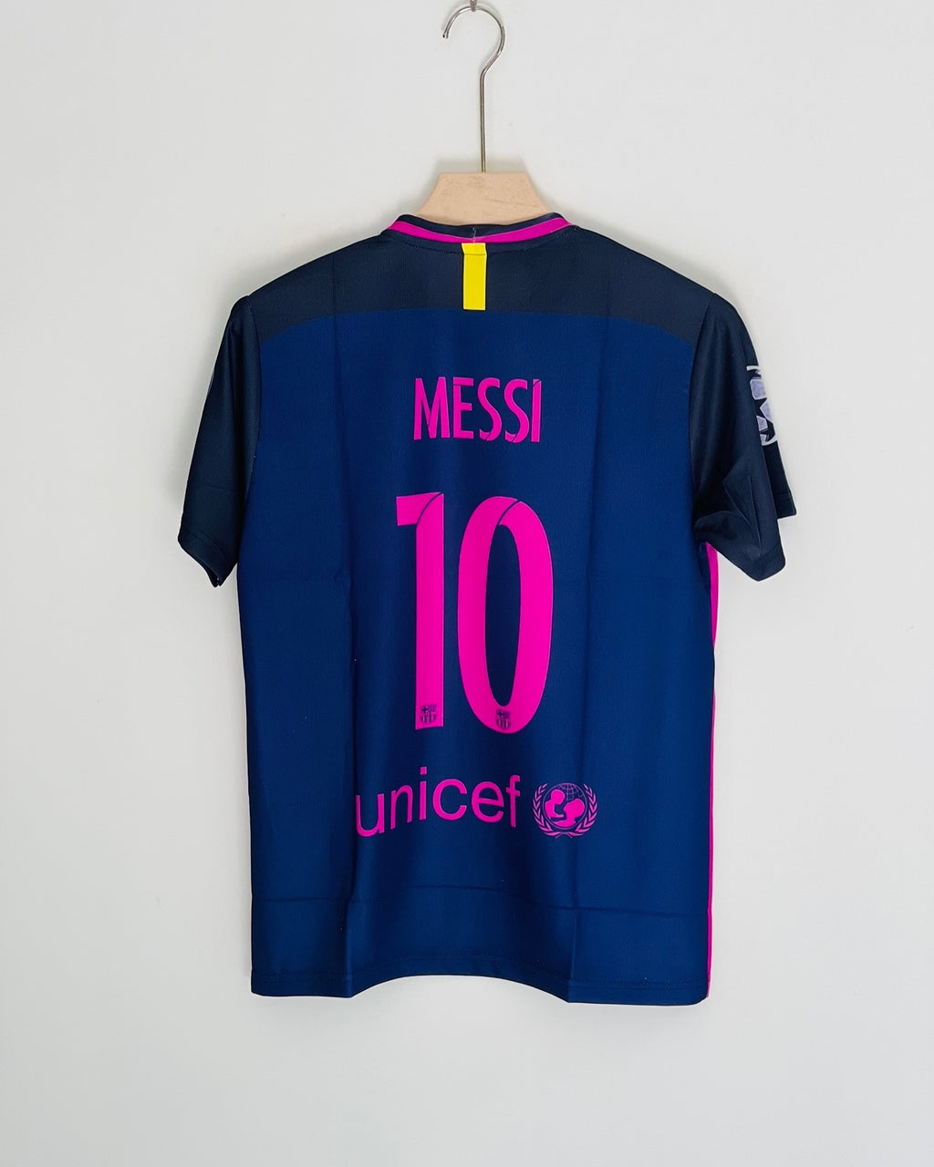 LIONEL MESSI BARCELONA 2016 - 17 AWAY KIT