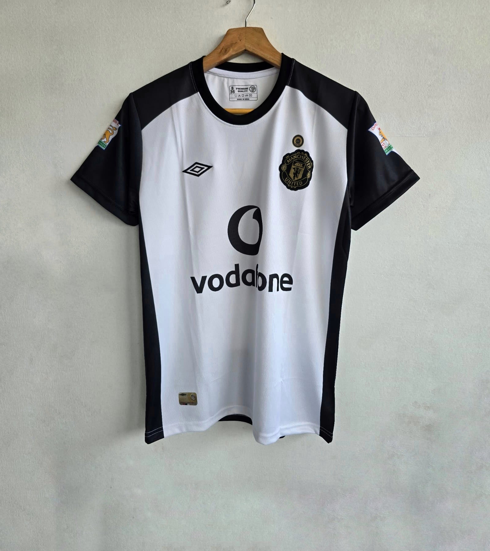 DAVID BECKHAM MANCHESTER UNITED 2001 - 02 AWAY KIT