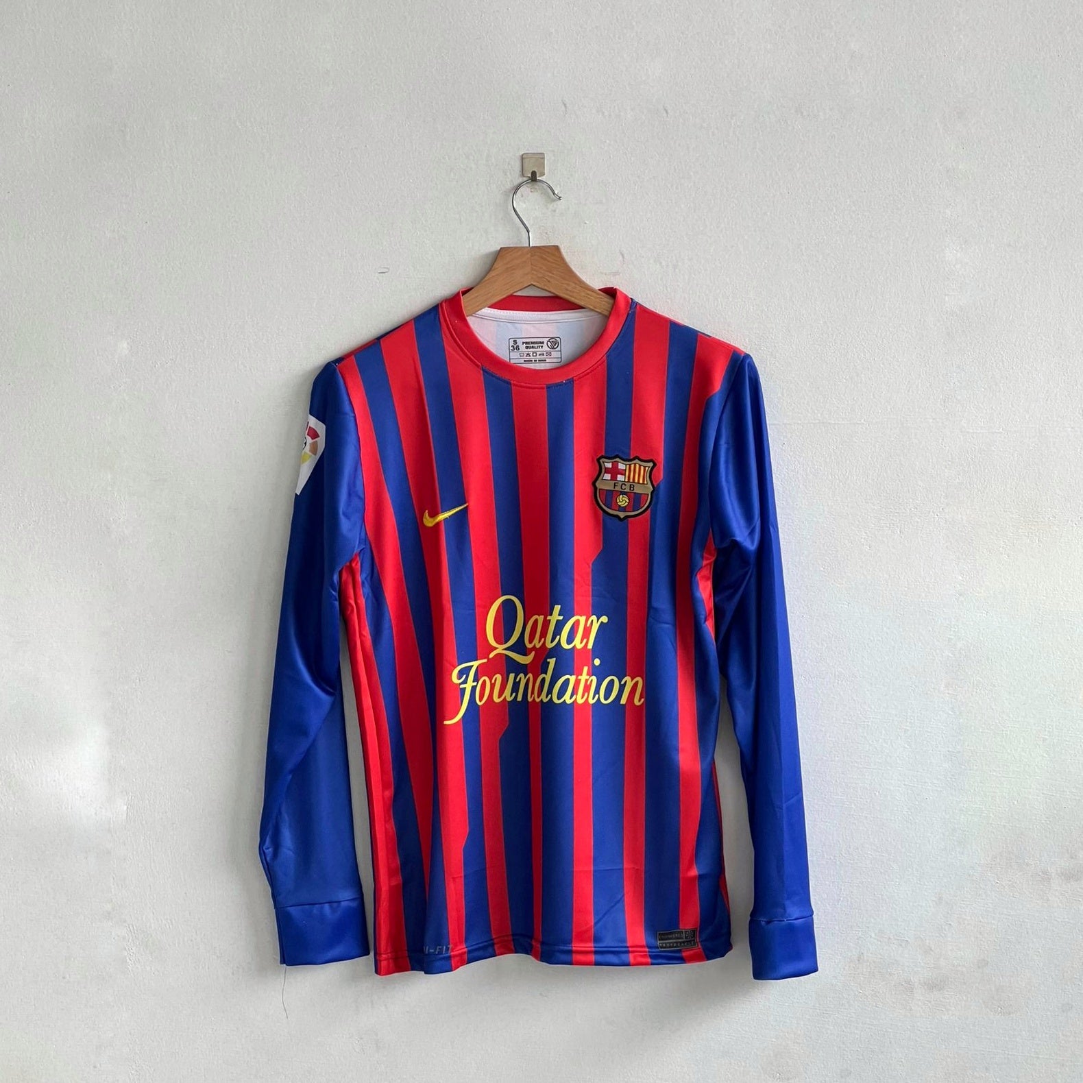 LIONEL MESSI BARCELONA 2011 - 12 HOME KIT