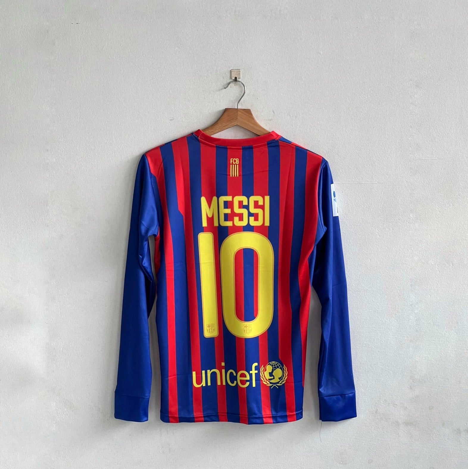 LIONEL MESSI BARCELONA 2011 - 12 HOME KIT